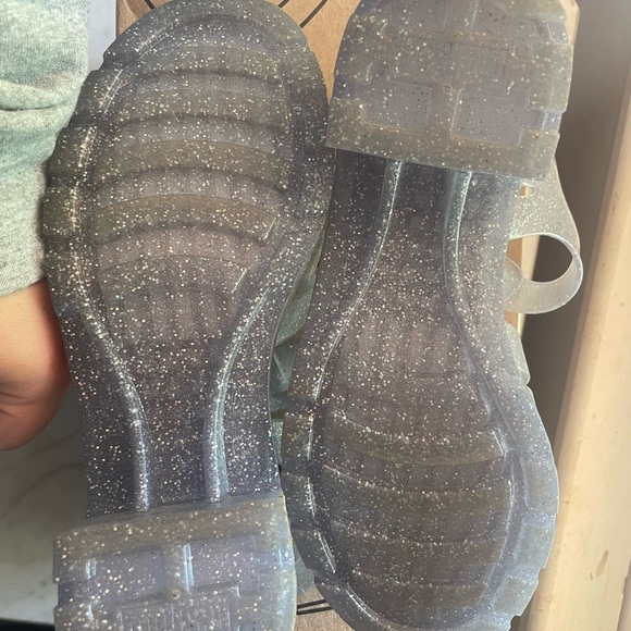 Melissa Silver Jelly Sandals with Cage Design - Picture 2 of 6